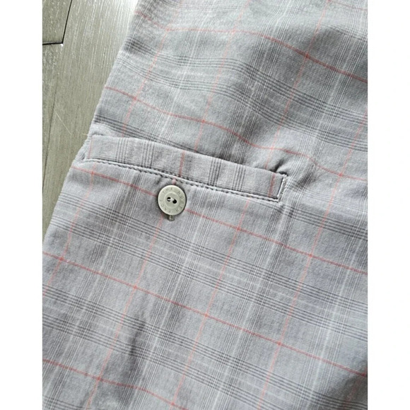 The North Face Gray Plaid Shorts Sz 32 9" Inseam Stretch Hybrid Outdoor Hike - Picture 7 of 10